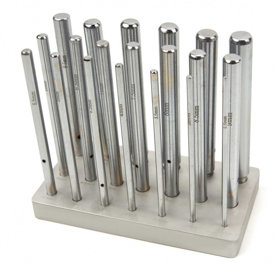 Kompletní zařízení na tvorbu stáčených kroužků a řetízků pro kovotepce