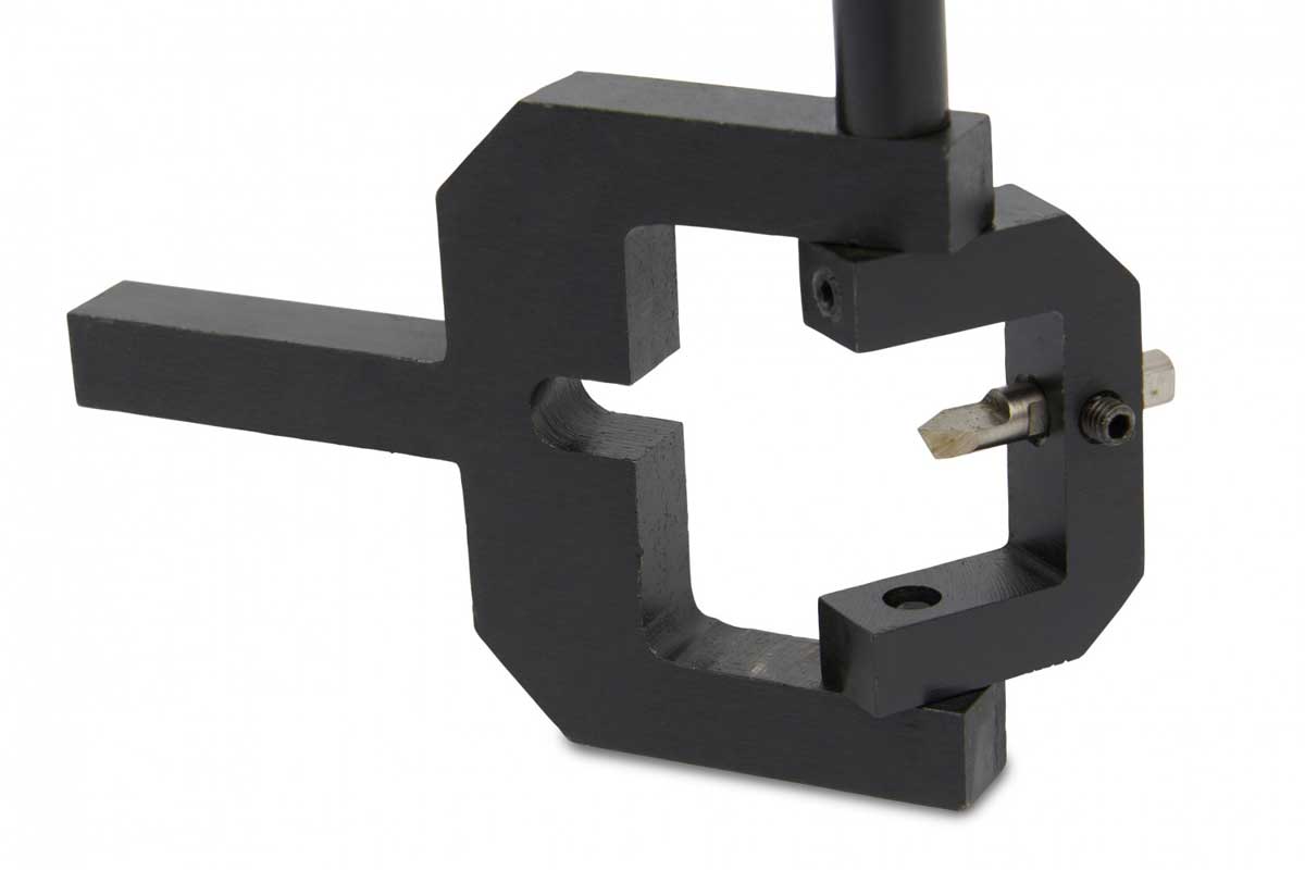 Přípravek pro soustružení kulatých / oblých konců pro soustruhy, upnutí do nožového držáku