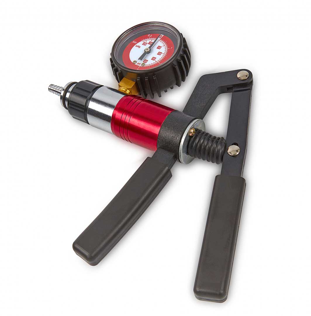 Pumpa tlaková a podtlaková pro odvzdušnění brzd a dalších systémů, rozsah -1 až + 3 bar, sada 21 dílů