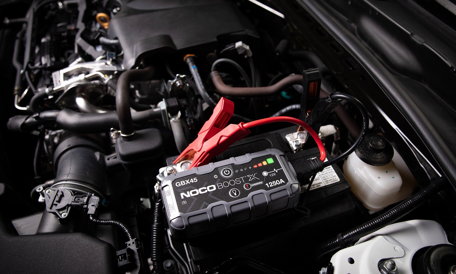 Startovací zdroj, booster 12V, 1250A, Lithium-Iontová baterie 31 Wh, pro benzínové motory do objemu 6,5 l a dieslové motory do 4 l Boost GBX45 NOCO