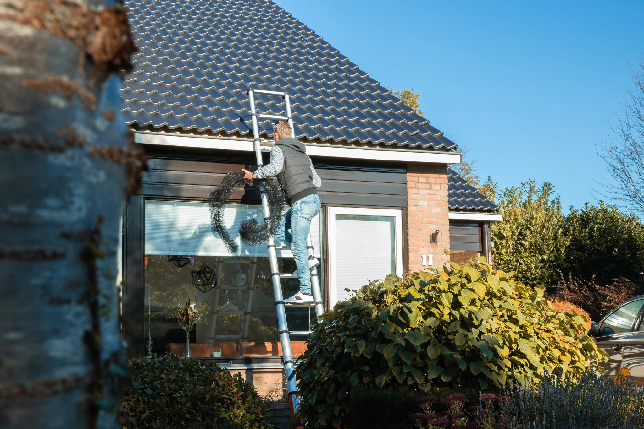 Chránič okapů proti listí a nečistotám, kartáč do okapu, lapač listí, délka 4 m, průměr 120 mm BATAVIA