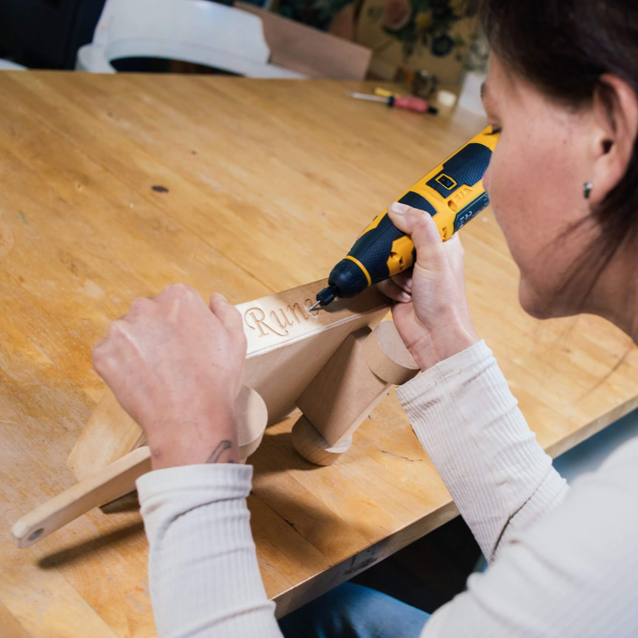 Aku bezdrátový multifunkční rotační nástroj Combitool, vrtačka, frézka, leštička a bruska nejen pro kutily, 12V Li-Ion, bez baterie a nabíječky, FIXXPACK BATAVIA