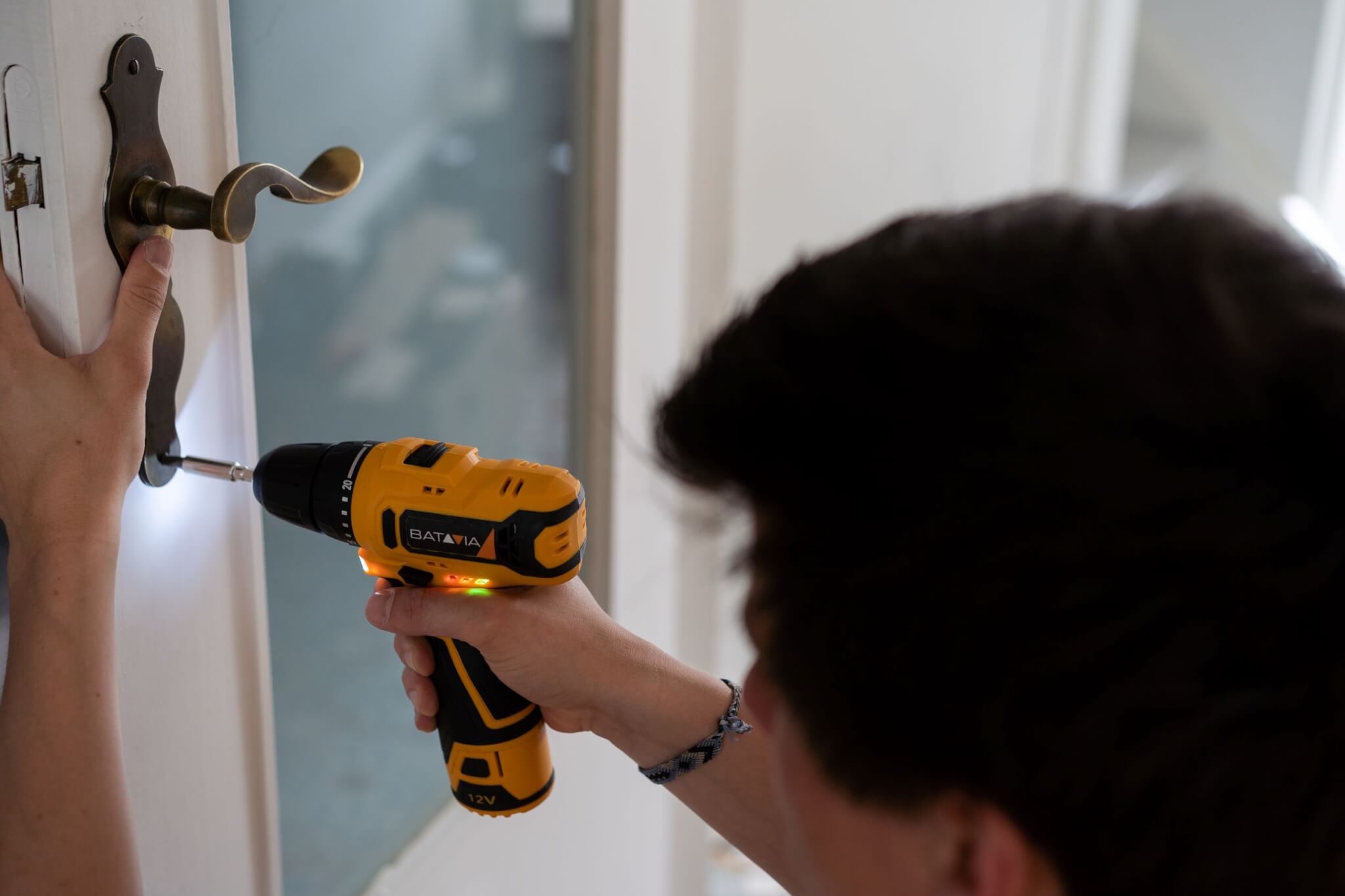 Aku bezdrátová vrtačka a šroubovák nejen pro kutily, 12V Li-Ion, kr. moment 28Nm, bez baterie a nabíječky, bateriová platforma FIXXPACK BATAVIA