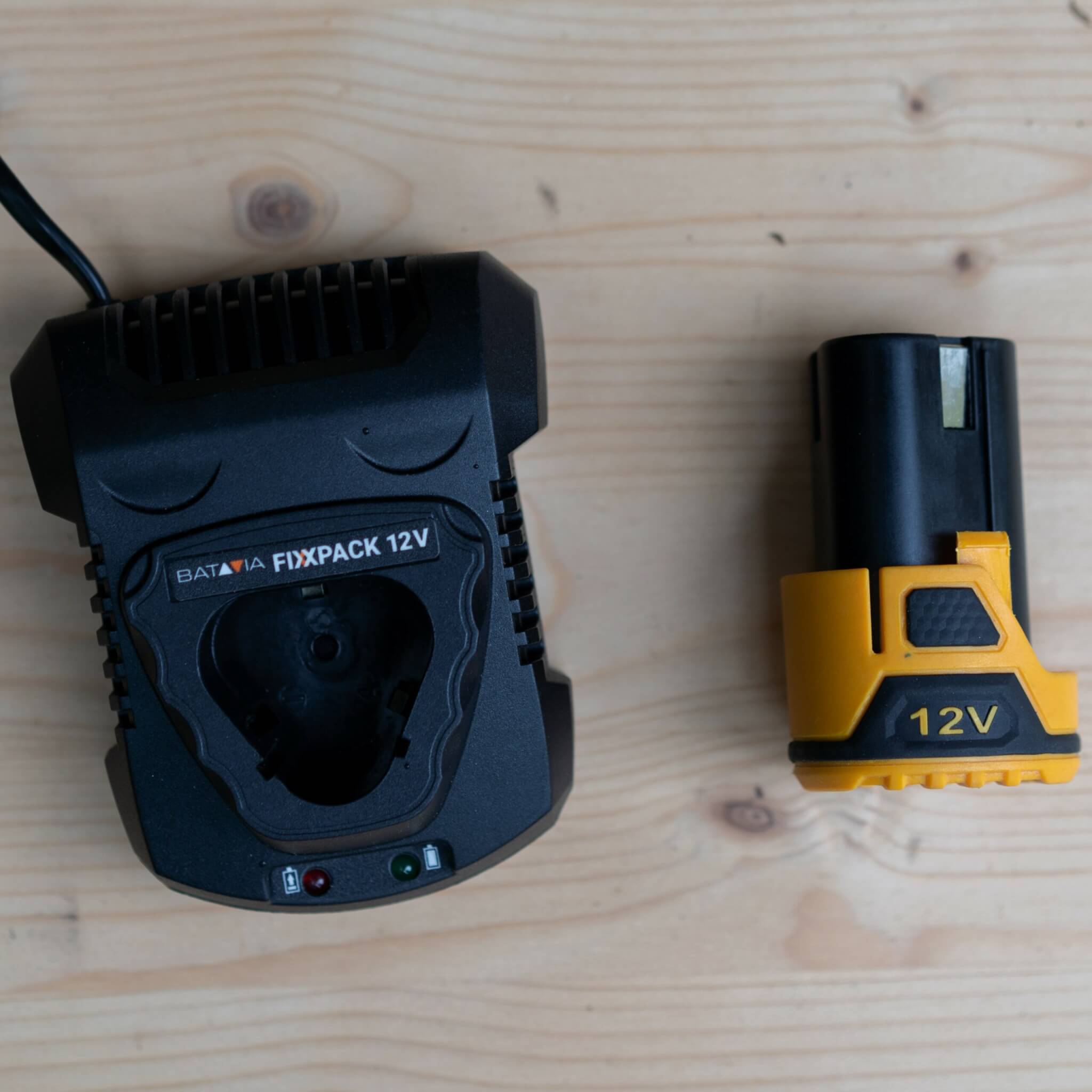 Náhradní rychlonabíječka pro 12V Li-Ion baterie pro Aku nářadí FIXXPACK BATAVIA