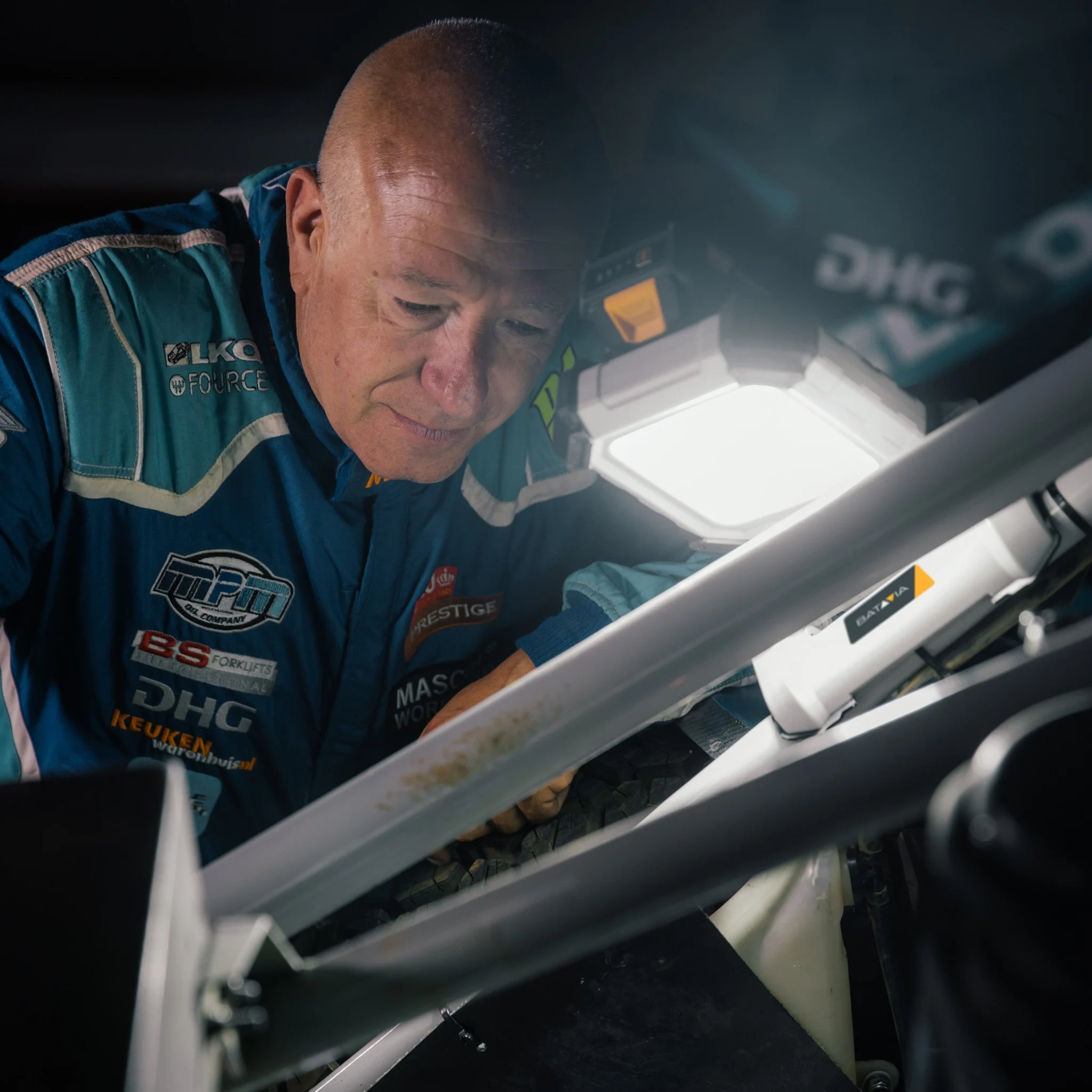 Aku bezdrátové LED stavební světlo, světlo na kempování, 1800 Lumen, IP54, bez baterie a nabíječky, bateriová platforma MAXXPACK BATAVIA