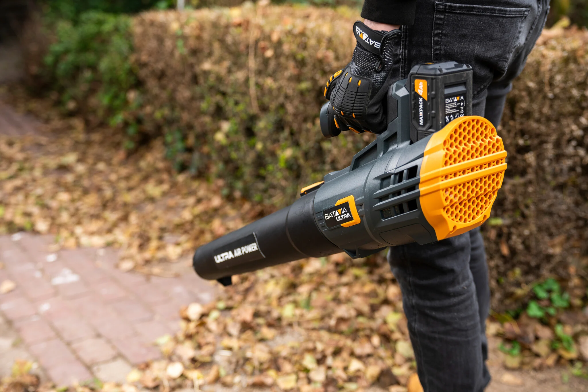 AKU fukar na listí a nečistoty ULTRA AIR Power, 18V Li-Ion, výkon 140 km/hod, bez baterie a nabíječky, bateriová platforma MAXXPACK BATAVIA