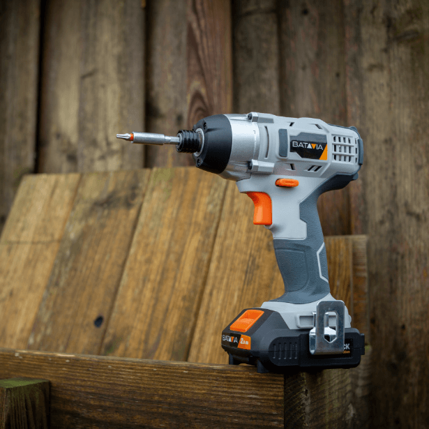 AKU bezdrátový, rázový utahovák, 2200/3000 otáček/rázů za min., kroutící moment 150 Nm, 18V Li-Ion, bez baterie a nabíječky, bateriová platforma MAXXPACK BATAVIA