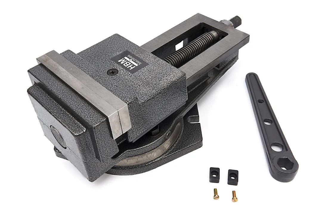 Litinový strojní svěrák s odnímatelnou otočnou základnou pro strojní obrábění - šířka čelistí 160 mm, 18 kg