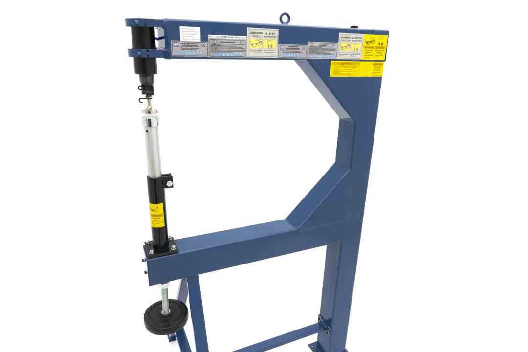 Pneumatické kladivo na tváření plechu Model 2, 70 kg