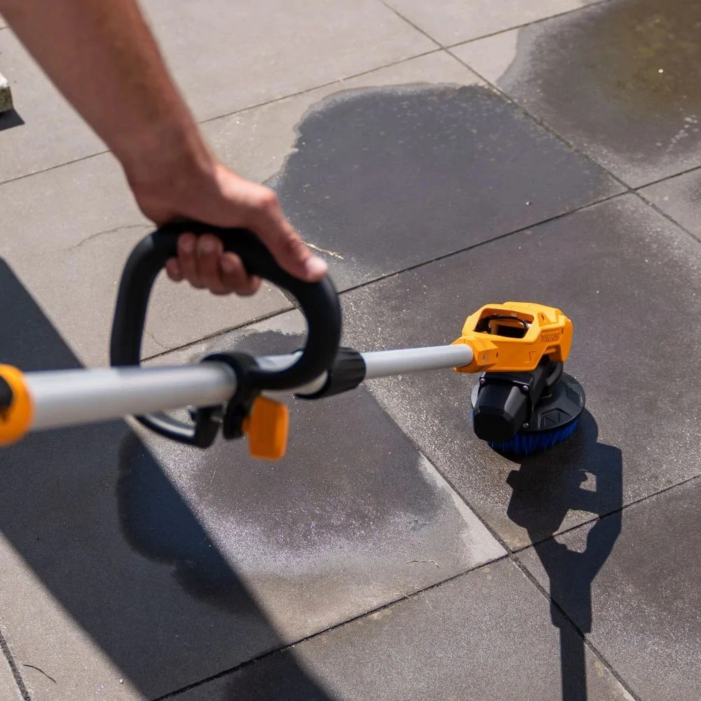 AKU rotační čistící kartáč TWIN BRUSH na všechny druhy povrchů, teleskopický 1,35 - 1,75 m, na čištění teras, chodníků, domů, aut, 12V Li-Ion, bez baterie a nabíječky, bateriová platforma FIXXPACK 2.0 BATAVIA