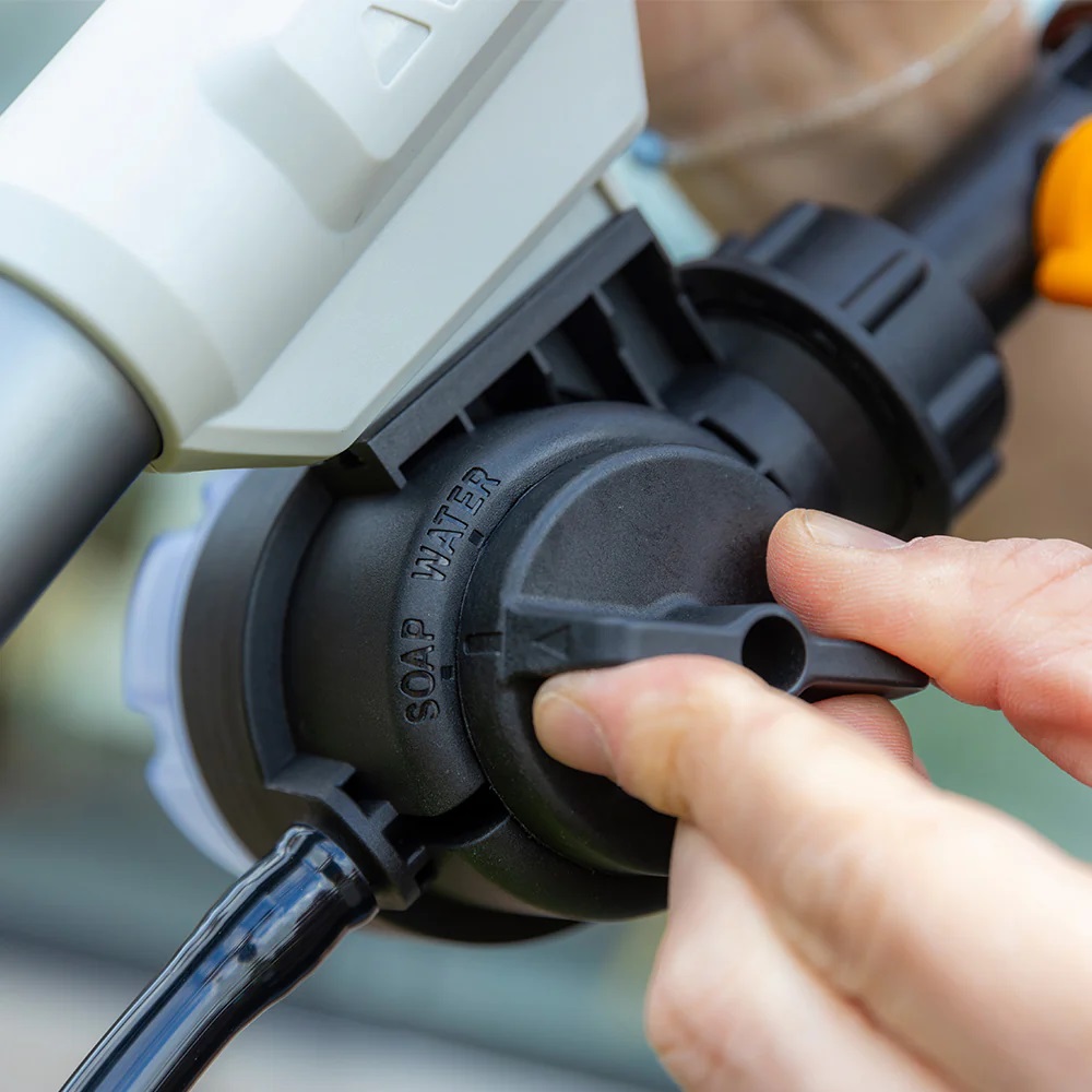 Dávkovač mýdla pro dvojitý kartáč TWIN BRUSH, včetně 4 mýdlových tablet BATAVIA