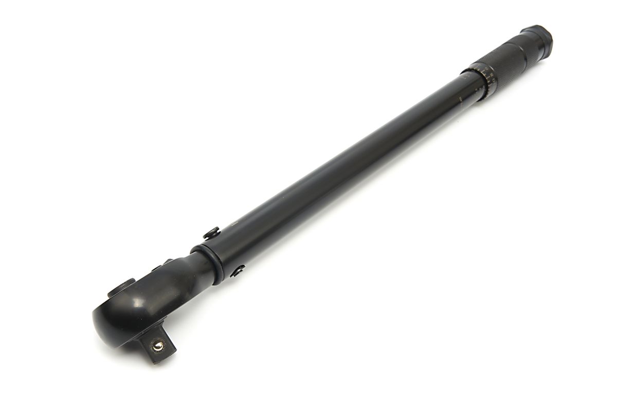 Klíč momentový 1/2“, rozsah 28 - 210 Nm, se sadou nástavců