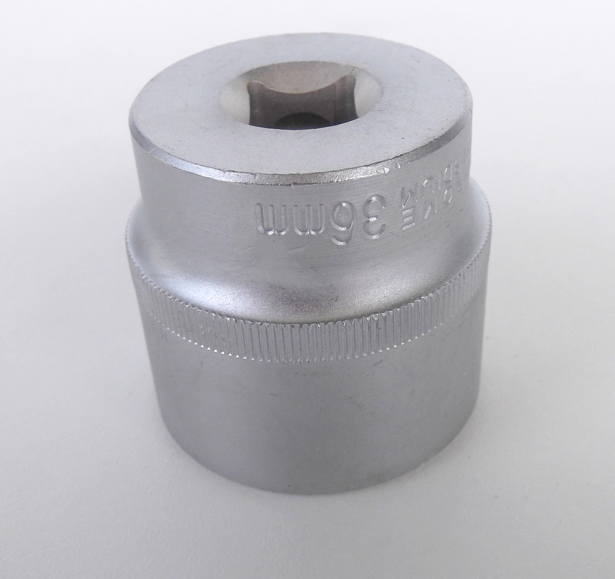 Hlavice nástrčná 1/2", 36 mm, 12 hran, na matice poloos automobilu, Triumf