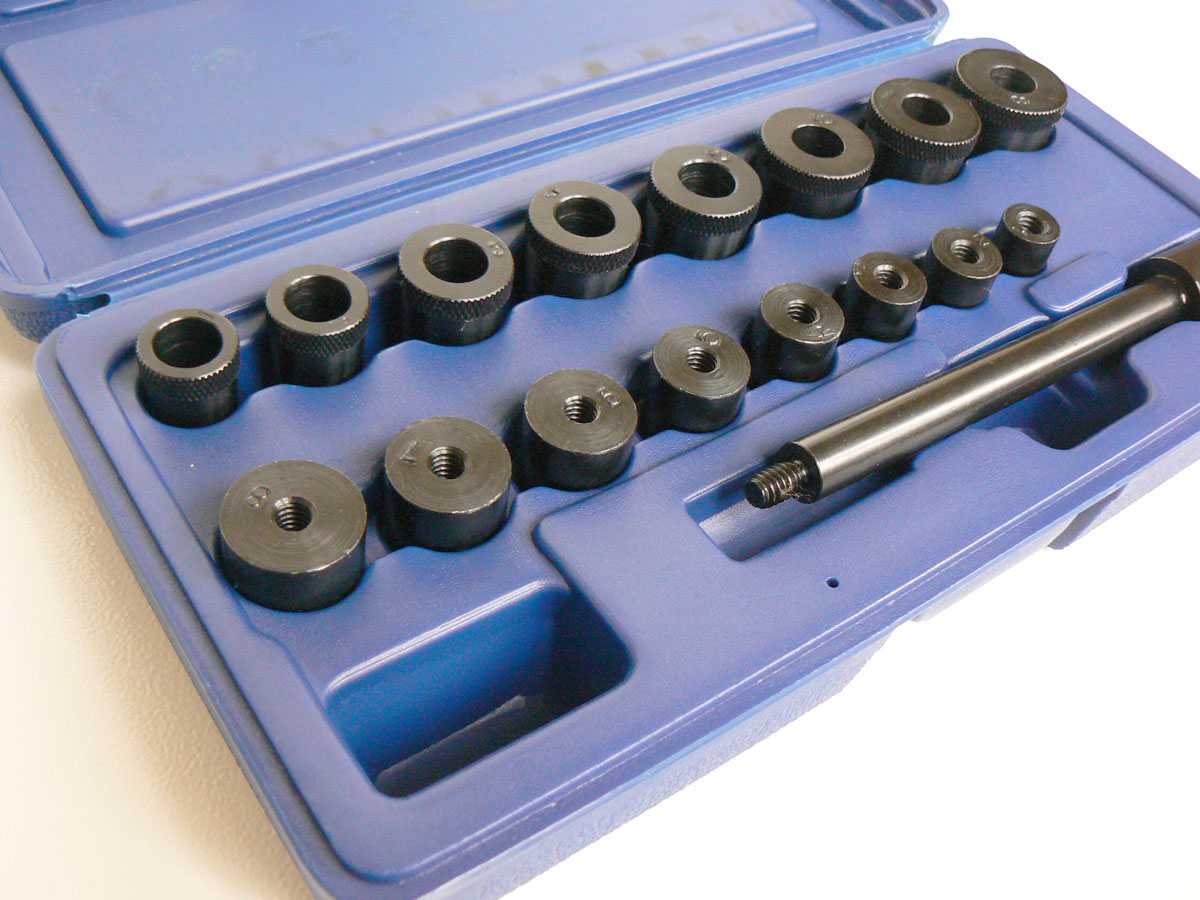 Univerzální sada přípravků pro centrování spojek automobilů, 17 dílů, Condor Werkzeug