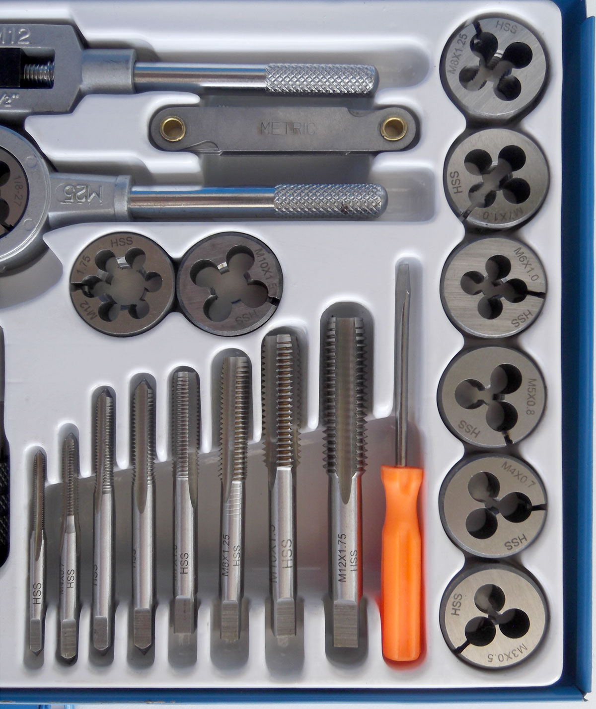 Závitová sada 40 dílů, HSS, M3 - M12, Triumf