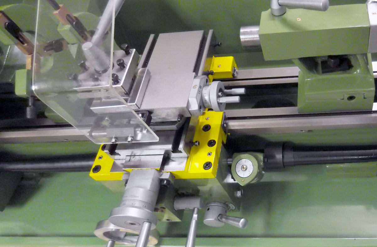 Warco WM 250V, stolní soustruh na kov, variabilní otáčky, AC motor-invertor 130kg