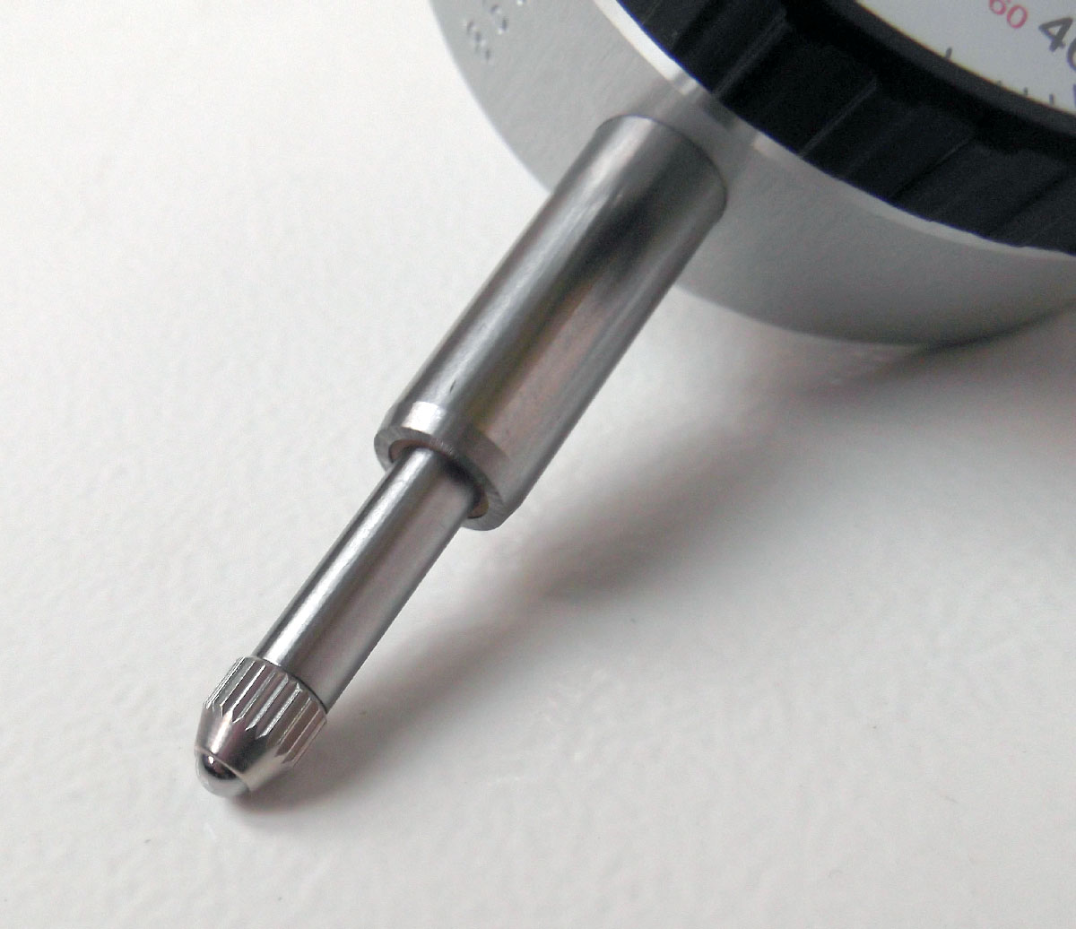 Odchylkoměr (úchylkoměr) analogový číselníkový s ouškem, KM