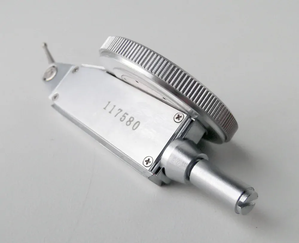 Odchylkoměr (úchylkoměr) analogový páčkový číselníkový, 0,01mm, KM