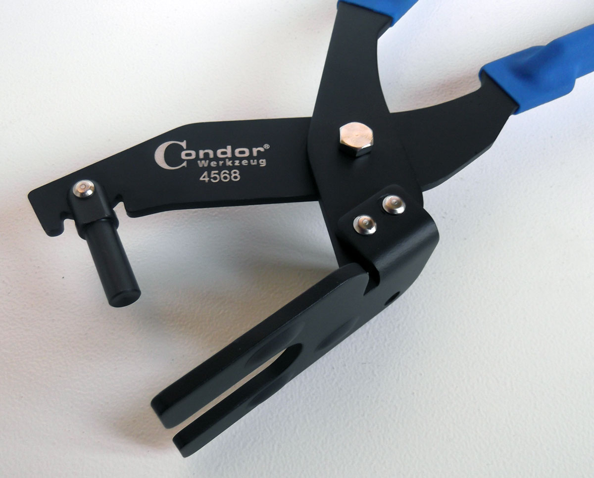 Kleště na demontáž závěsných gum výfukového potrubí, Triumf