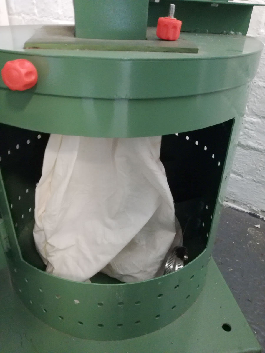 Robustní průmyslová bruska 10" se stojanem a odsáváním, 3 fáze - 55 kg, Warco