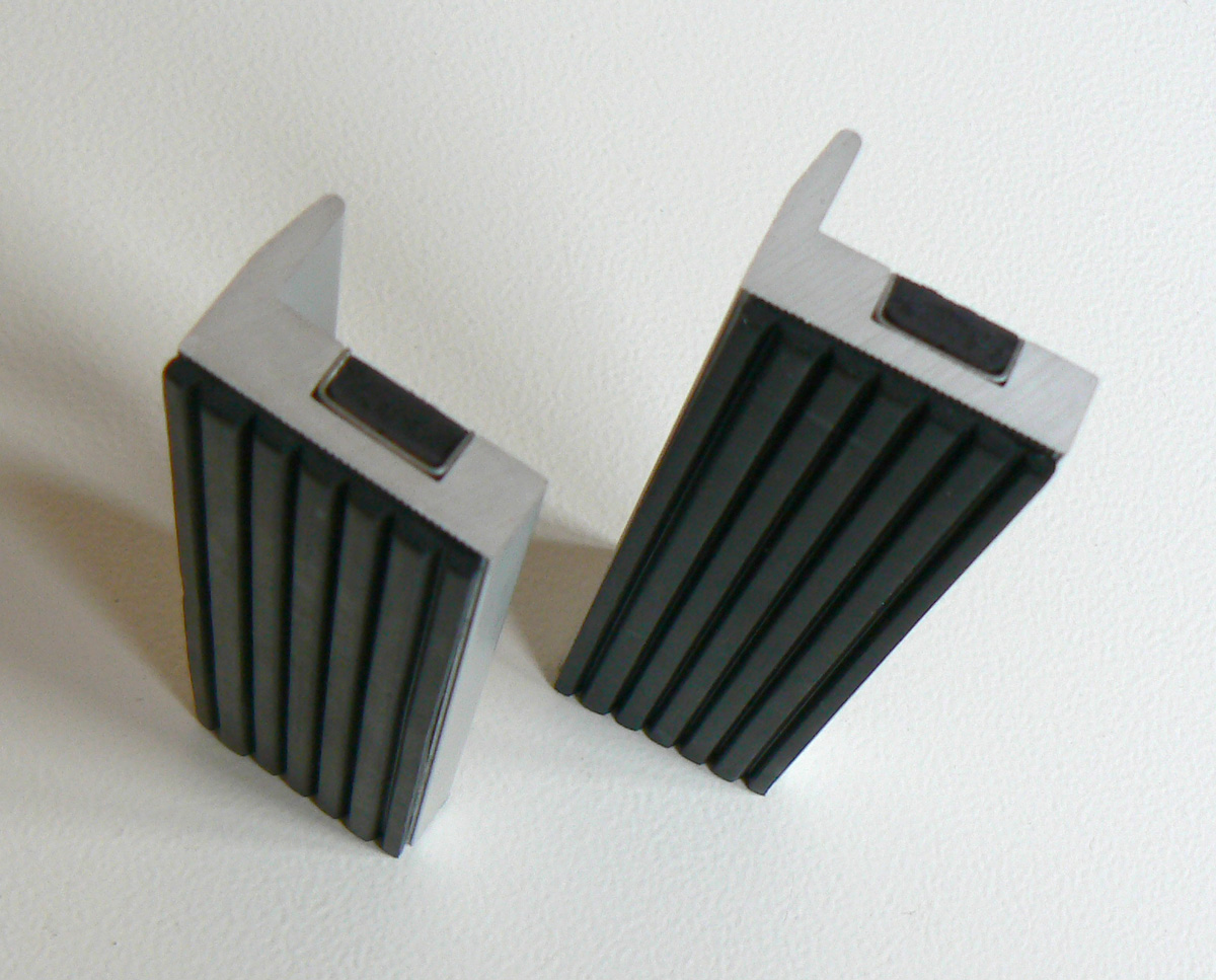 Ochranné hliníkové čelisti do svěráku 150 mm s gumou a magnetem, Condor Werkzeug