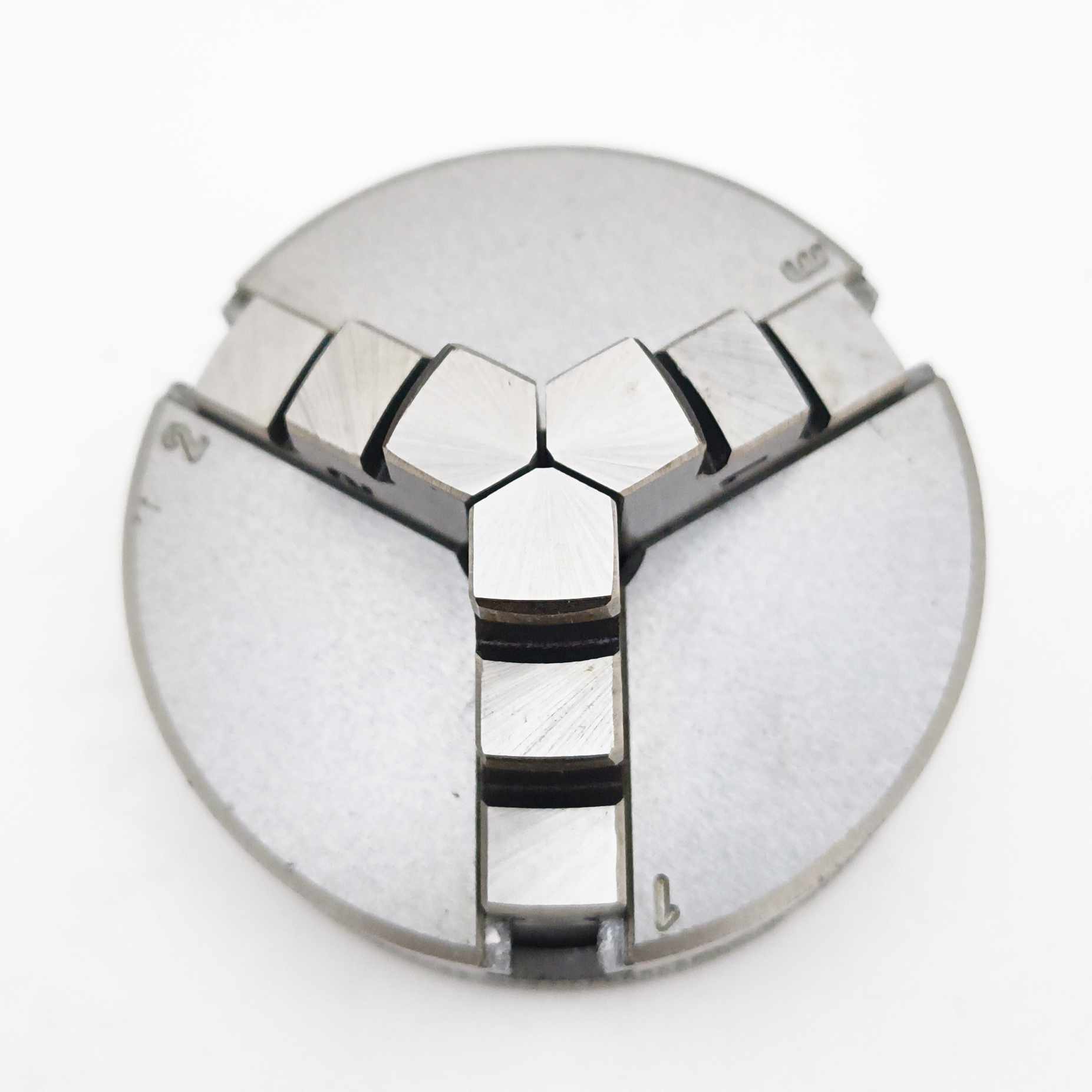 Samocentrovací soustružnické sklíčidlo 65 mm, 3 čelisti, závit 14 x 1 mm