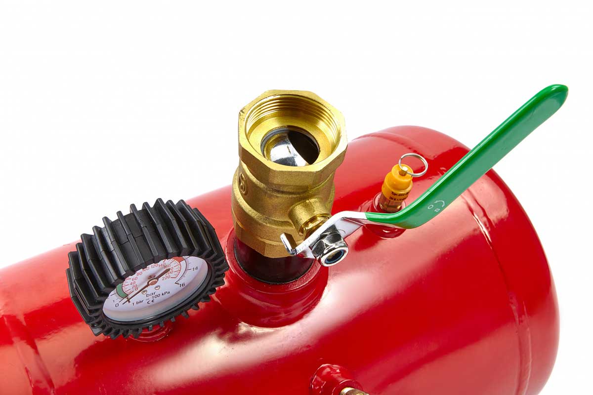 Airbooster - tlakové dělo 18l na plnění pneumatik 8 barů