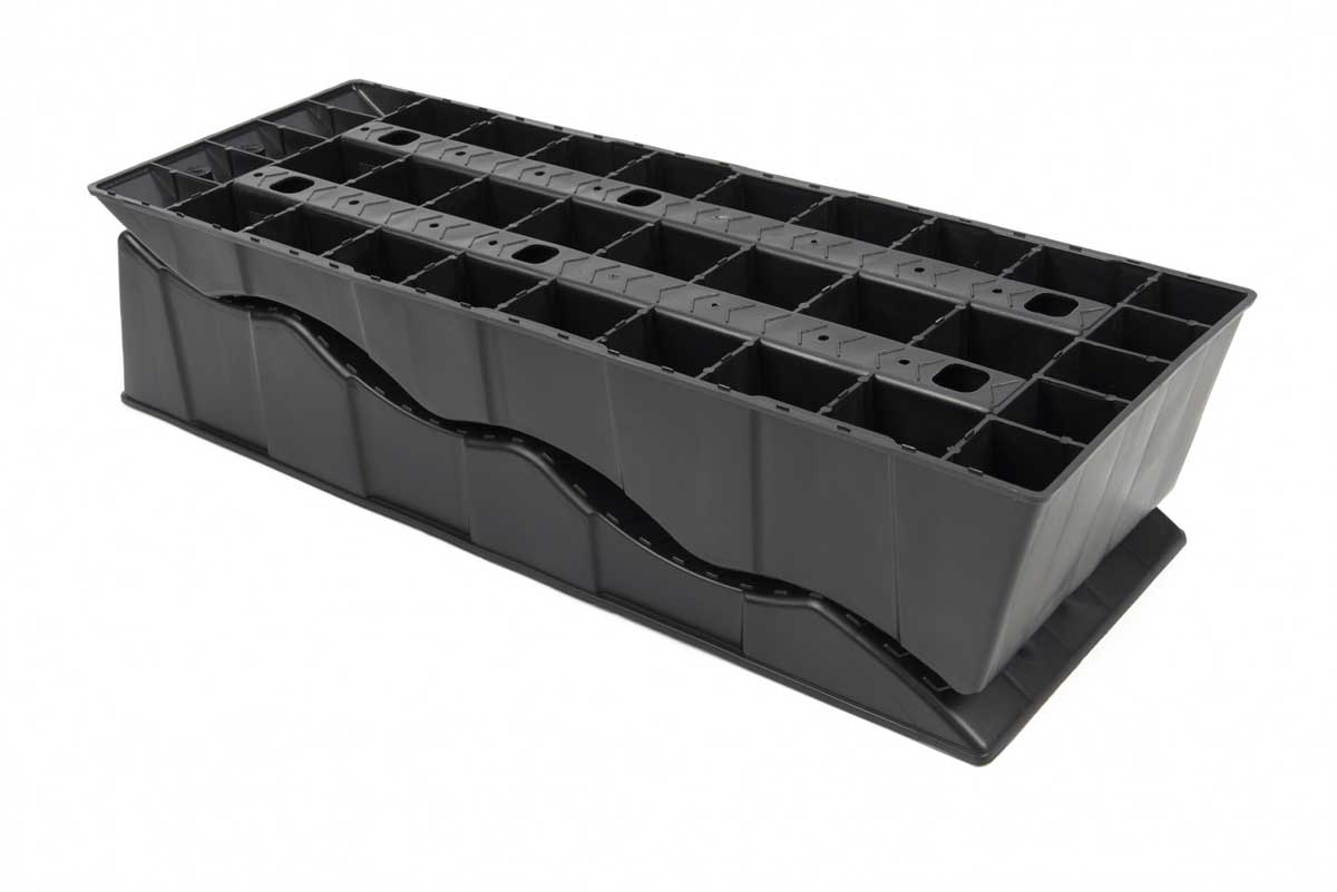 Nájezdy, nájezdové rampy plastové, stupňovité, 610 x 210 x 120 mm, pro stabilizaci vozidla nebo karavanu, nosnost až 2.5t