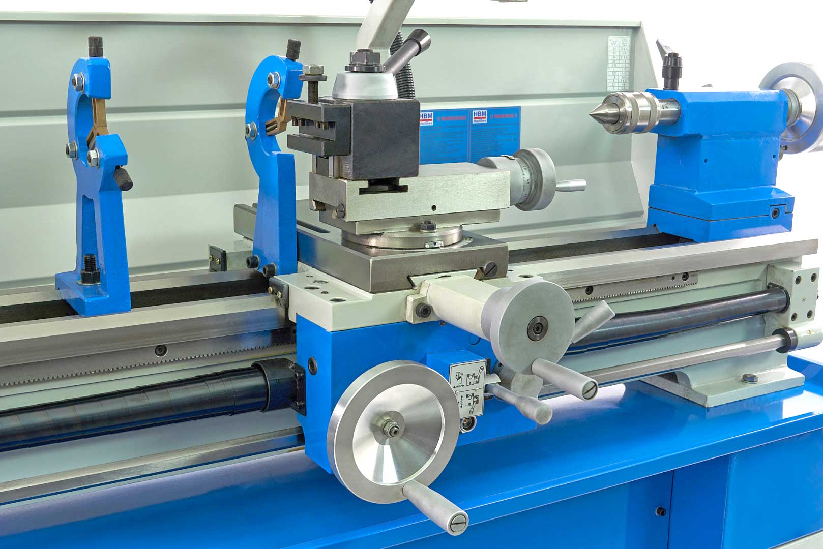 HBM 320V Norton, hrotový soustruh na kov s podstavcem, vario otáčky řízené invertorem, převodovka posuvů, plně vybavený, 1.5 kW, 1f