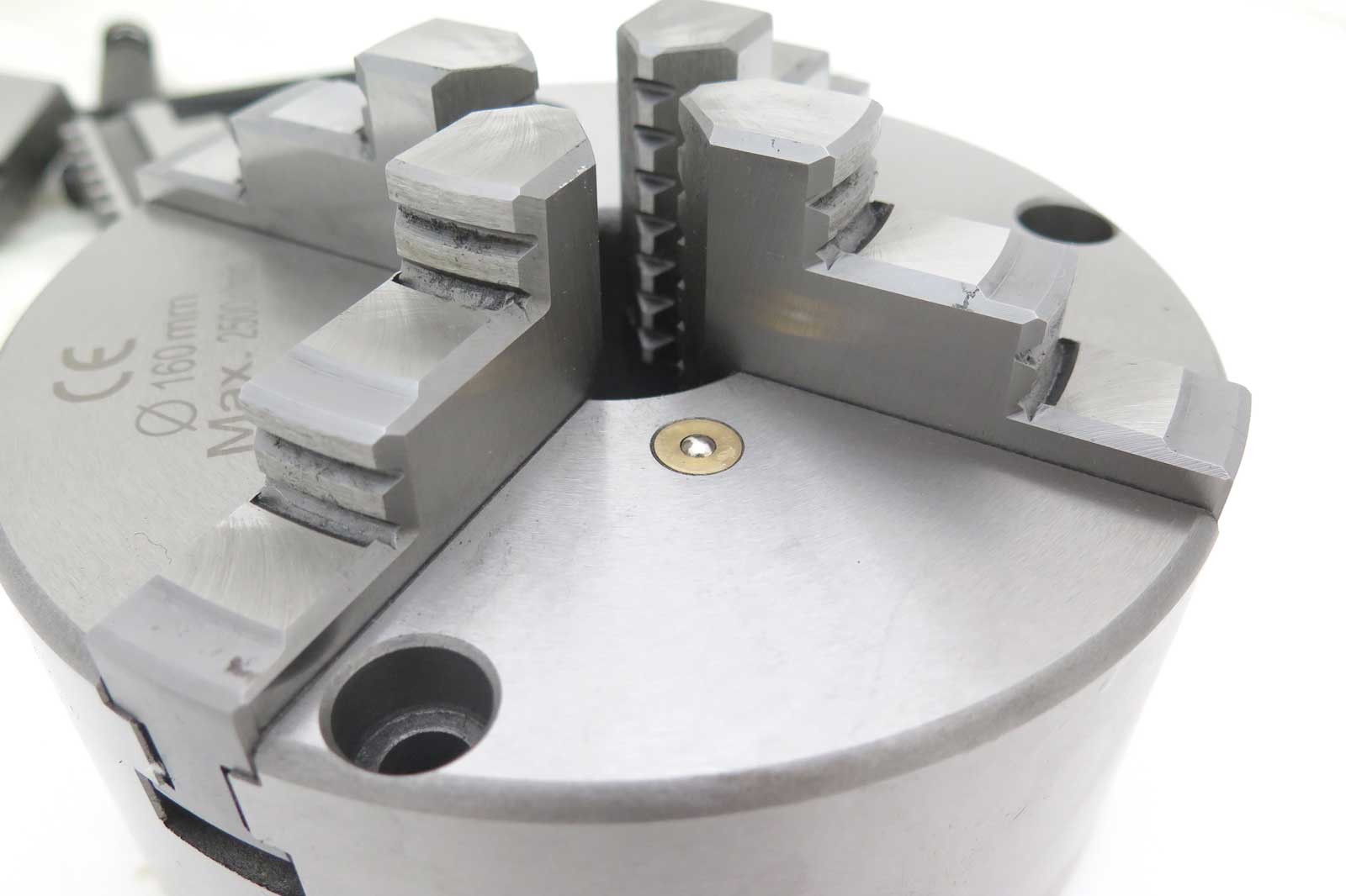 Samocentrovací soustružnické sklíčidlo 160 mm, 4 čelisti, DIN 6350