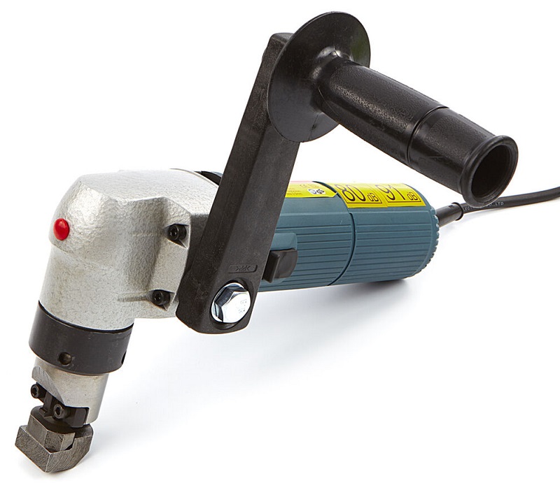 Elektrický prostřihovač plechu typ A, až do tloušťky plechu 4 mm, 2 hlavy pro vnější i vnitří prostřih, 625 W