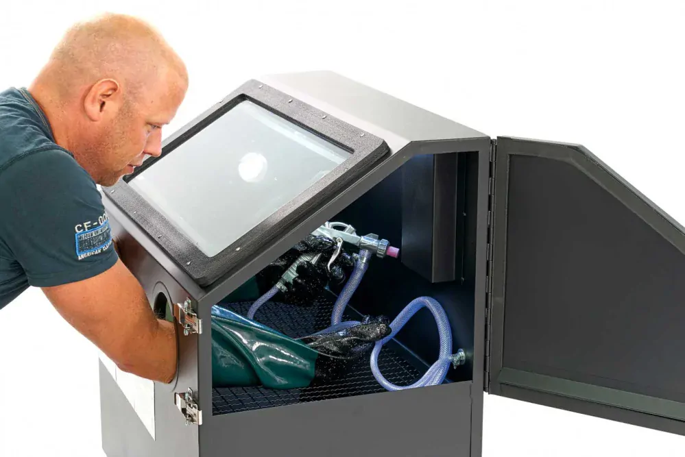 Pískovací box SBC 110 - kabina pro tryskání (pískovačka)