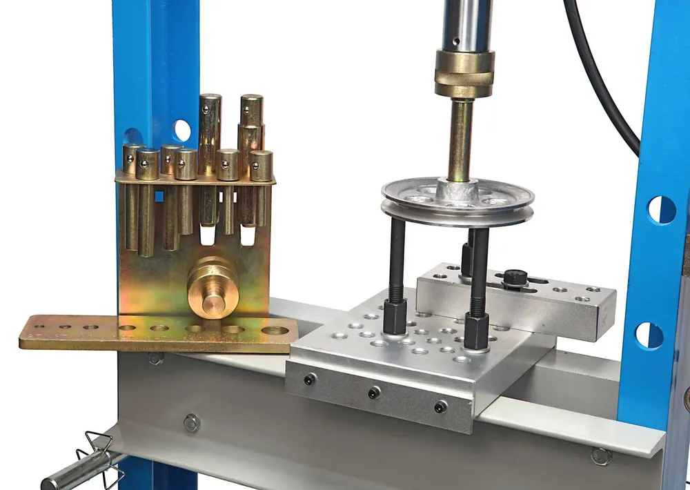 Lisovací přípravky / piny / kolíky / čepy pro dílenské lisy - sada