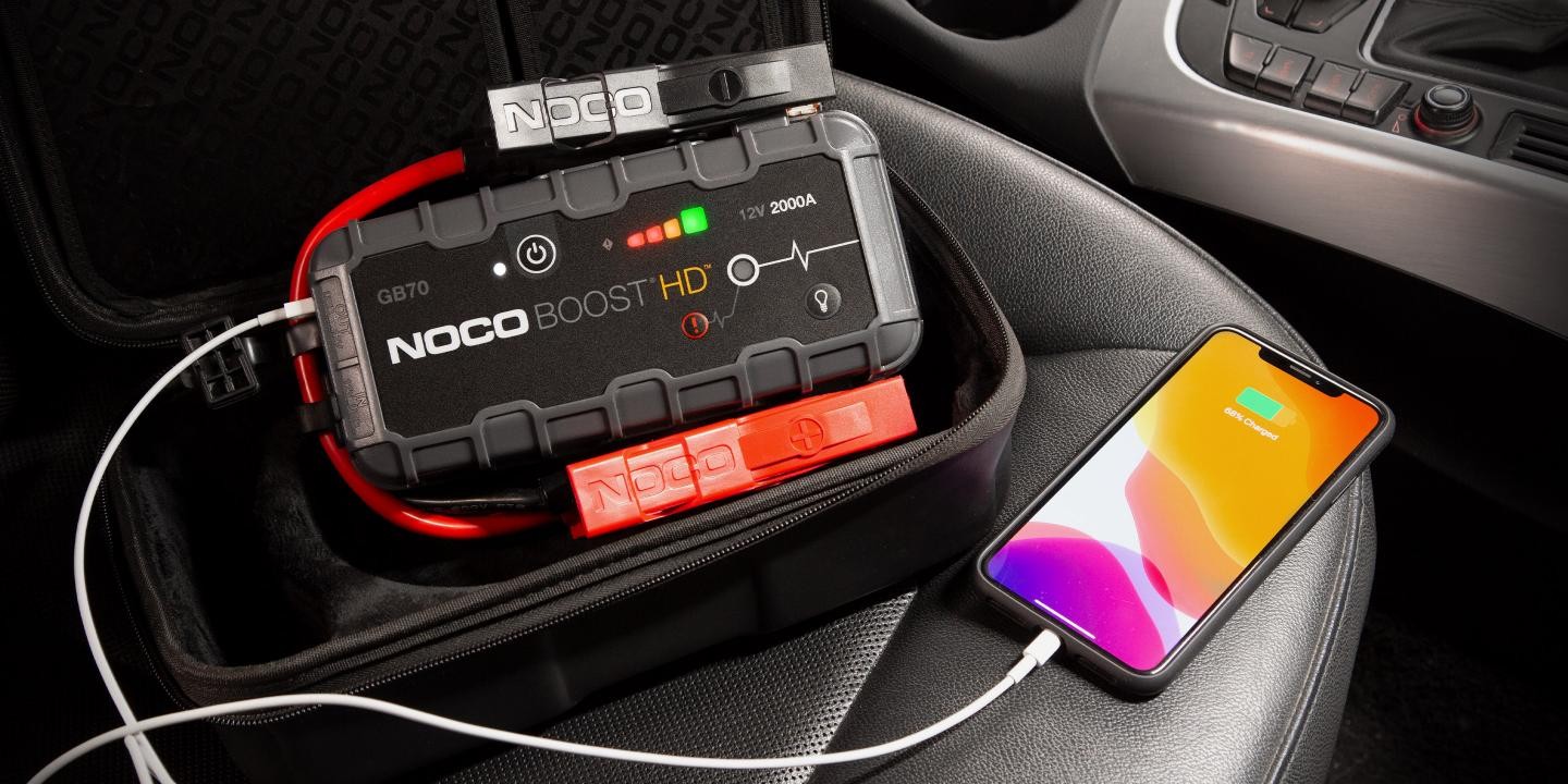 Startovací zdroj, booster 12V, 2000A, až 40 skokových startů, Lithium-Iontová baterie 56 Wh, pro benzínové motory do objemu 8 l a dieslové motory do 6 l BOOST HD GB70 NOCO