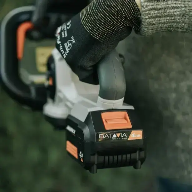 AKU nůžky na živý plot, plotostřih, 18V Li-Ion, bez baterie a nabíječky, bateriová platforma MAXXPACK BATAVIA