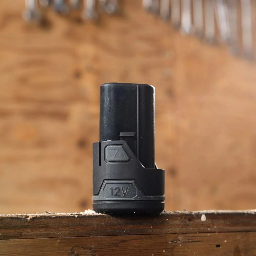 Náhradní baterie s kapacitou 2,0Ah, 12V Li-Ion, včetně nabíjecího kabelu USB-C, pro Aku nářadí řady pro Fixxpack 2.0 BATAVIA