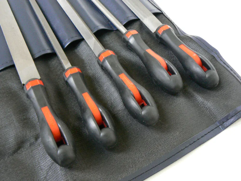 Pilníky sada, různé profily, dvoukomp. rukojeť délka 250 mm, v tašce, Triumf