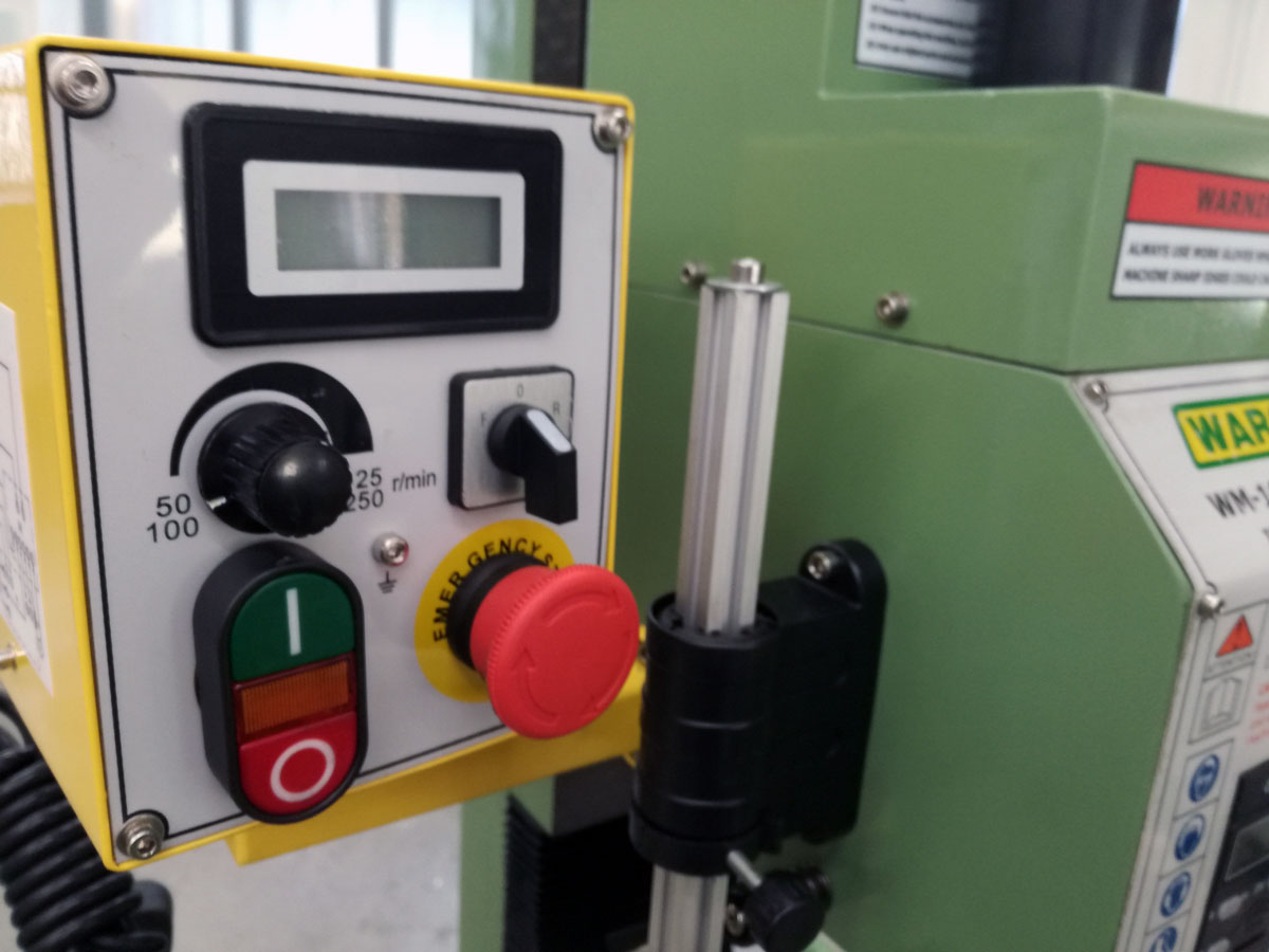 Warco WM 16, frézka na kov s regulací otáček