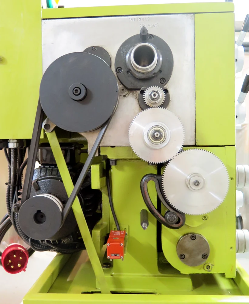 Warco GH1322 klasický hrotový soustruh na kov s převodovkou, 230V - 600 kg