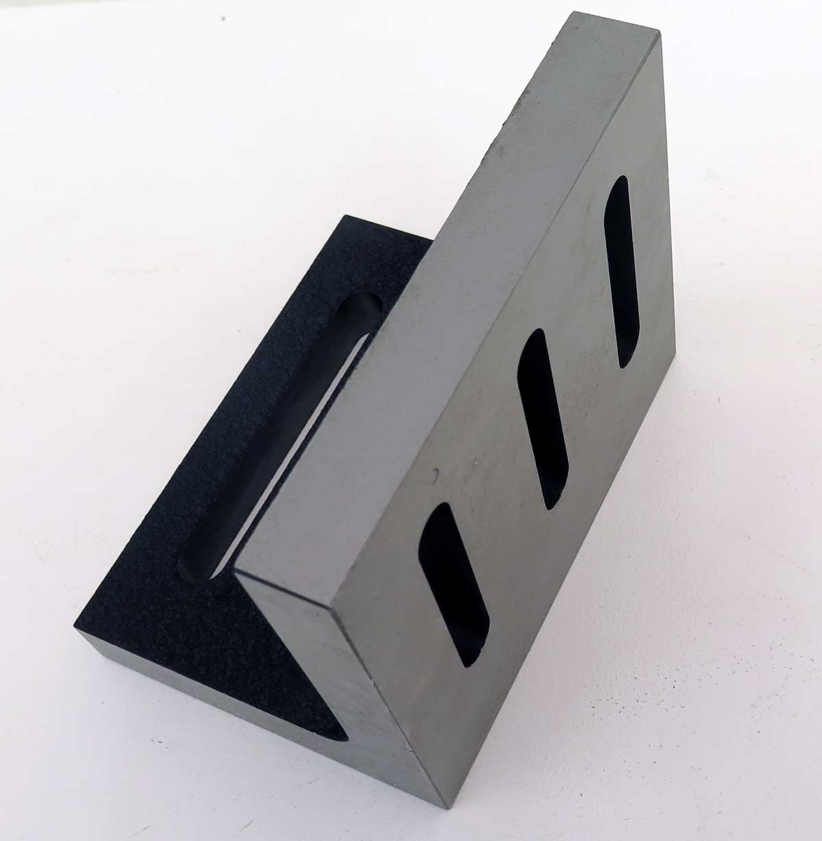 Úhlová upínací deska z vyzrálé litiny, rozměry 150 x 114 x 125 mm, Warco