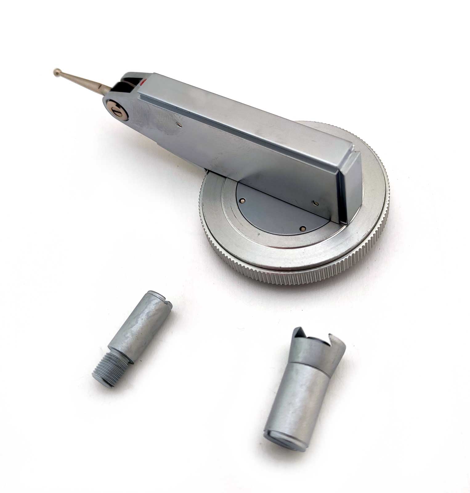 Odchylkoměr (úchylkoměr) číselníkový páčkový ČSN EN ISO 46325 - horizontální i vertikální uchycení, KM