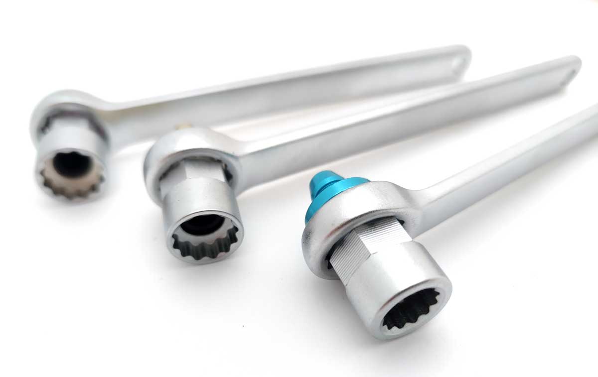 Sada nástavců a hadiček pro snadné odvzdušňování brzdových systémů, Welzh