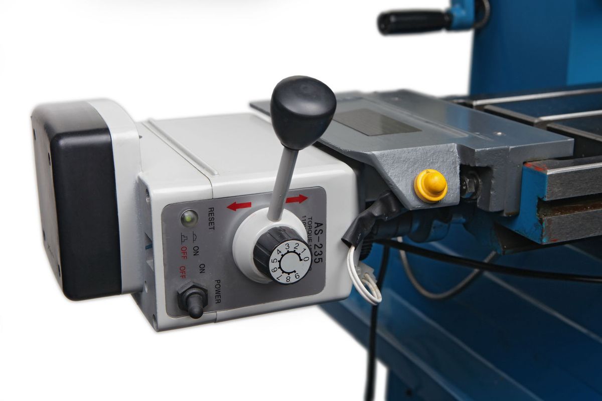HBM BF 45 Profi DRO-LCD robustní frézka na kov, ISO 30, 3-osy DRO, chlazení, 400V-3f - 580 kg