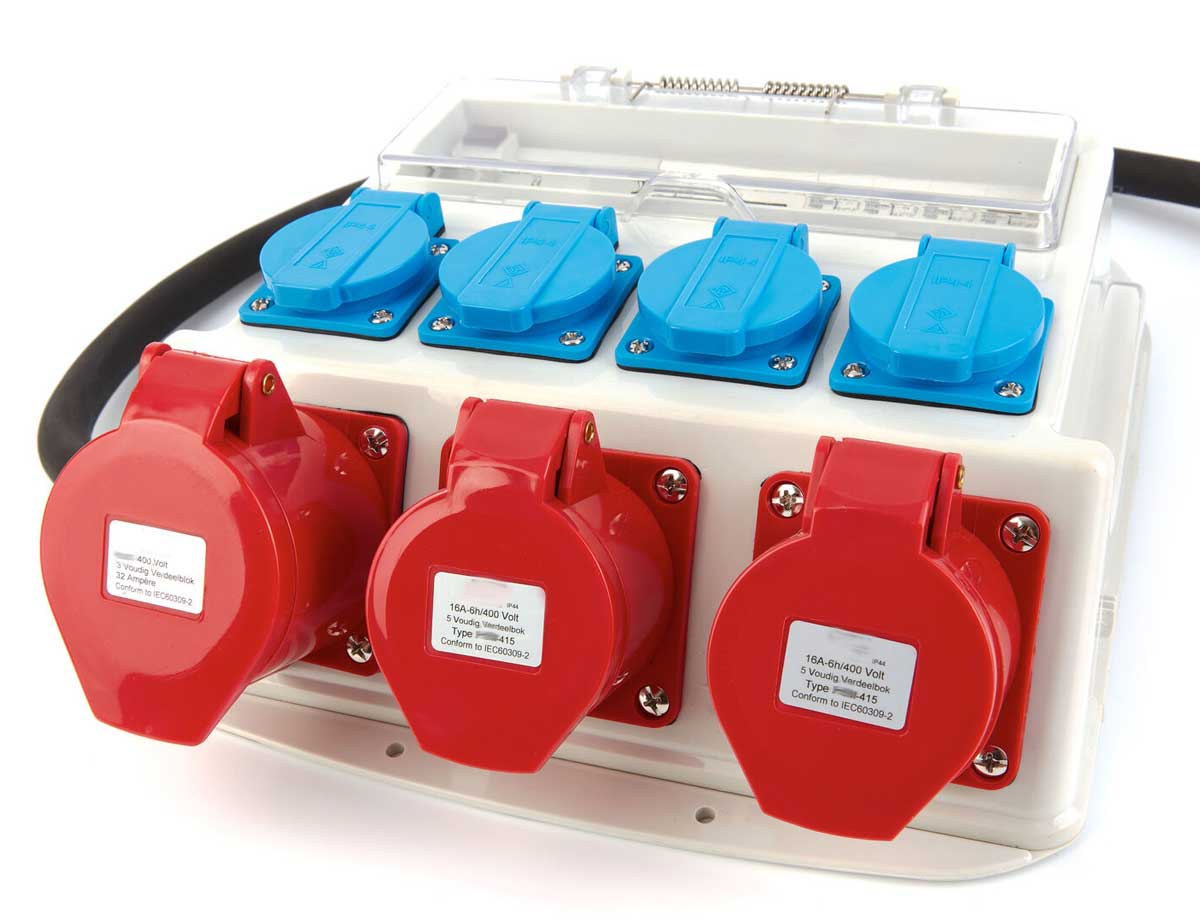 Profesionální distribuční blok 3 x 400 V a 4 x 230 V