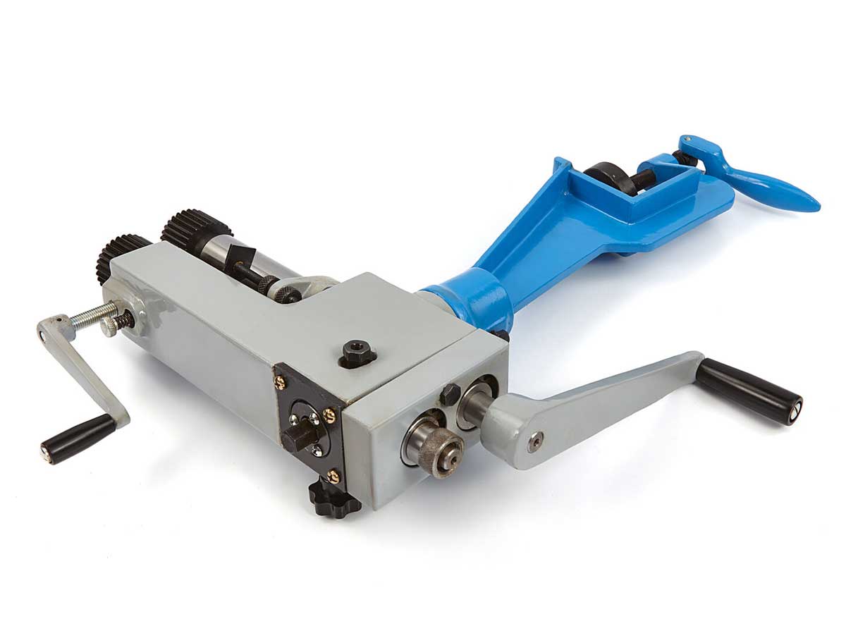 RM 8 - Signovací / lemovací a vroubkovací stroj, 12 profilových rolen, 22 kg