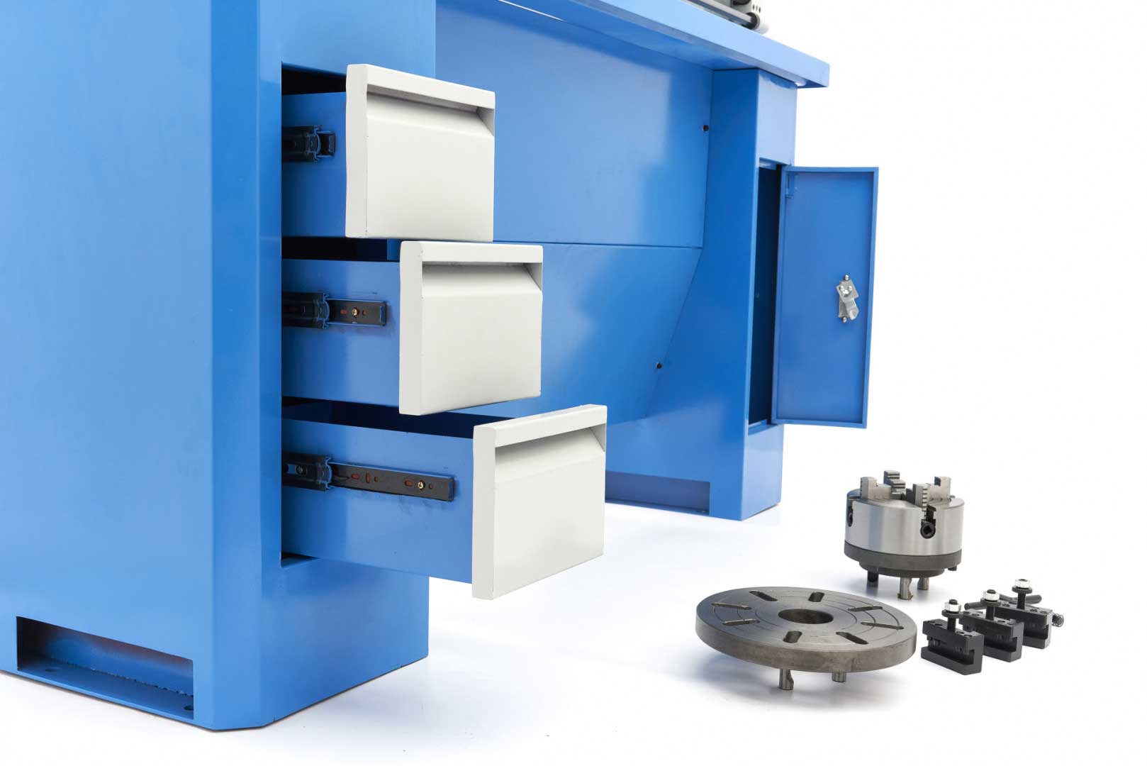 HBM 320V Norton DRO, soustruh na kov s podstavcem, vario otáčky řízené invertorem, převodovka posuvů, optické digitální odměřování s LCD, plně vybavený, 1.5 kW