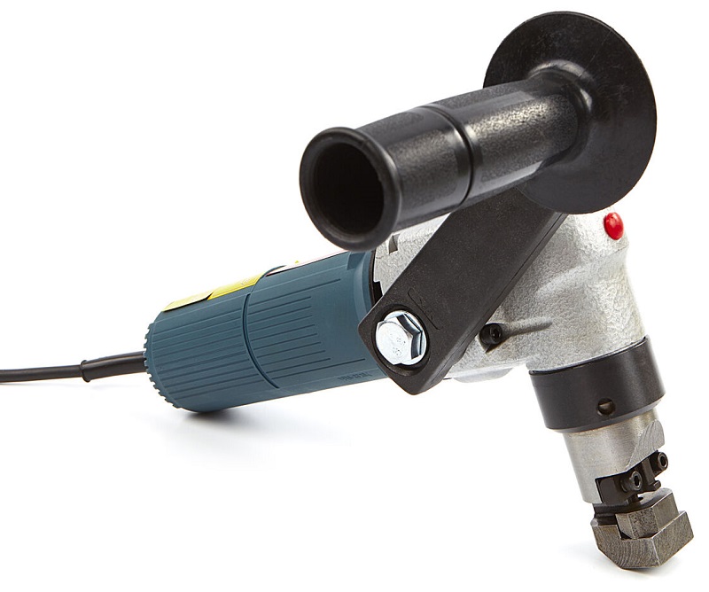 Elektrický prostřihovač plechu typ A, až do tloušťky plechu 4 mm, 2 hlavy pro vnější i vnitří prostřih, 625 W