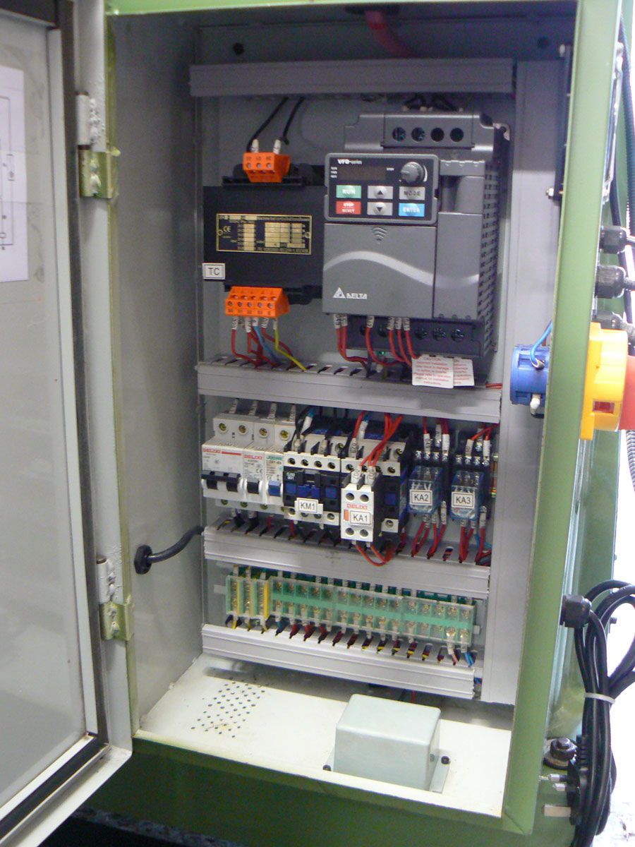 Warco WM 20, univerzální nástrojařská věžová frézka na kov - 750 kg