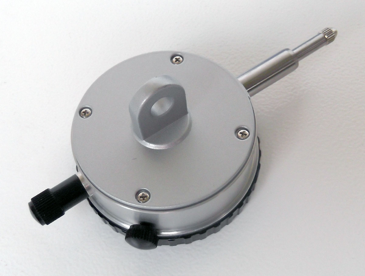 Odchylkoměr (úchylkoměr) analogový číselníkový s ouškem, KM