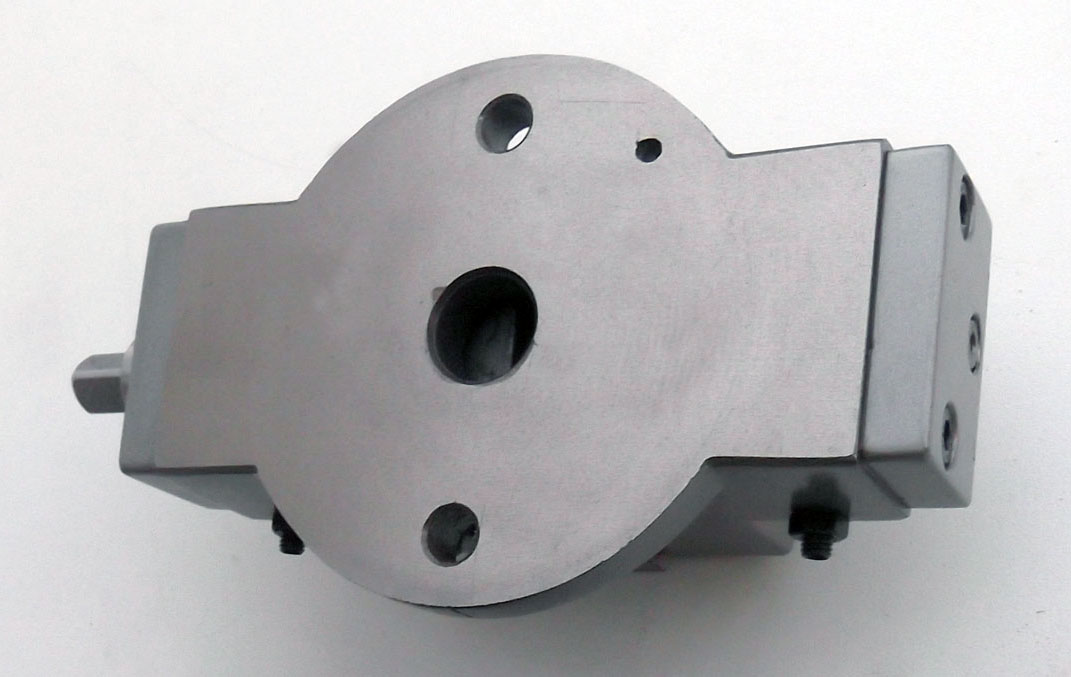 Samostředící strojní svěrák s odnímatelnou otočnou základnou čelisti 50 mm, Warco